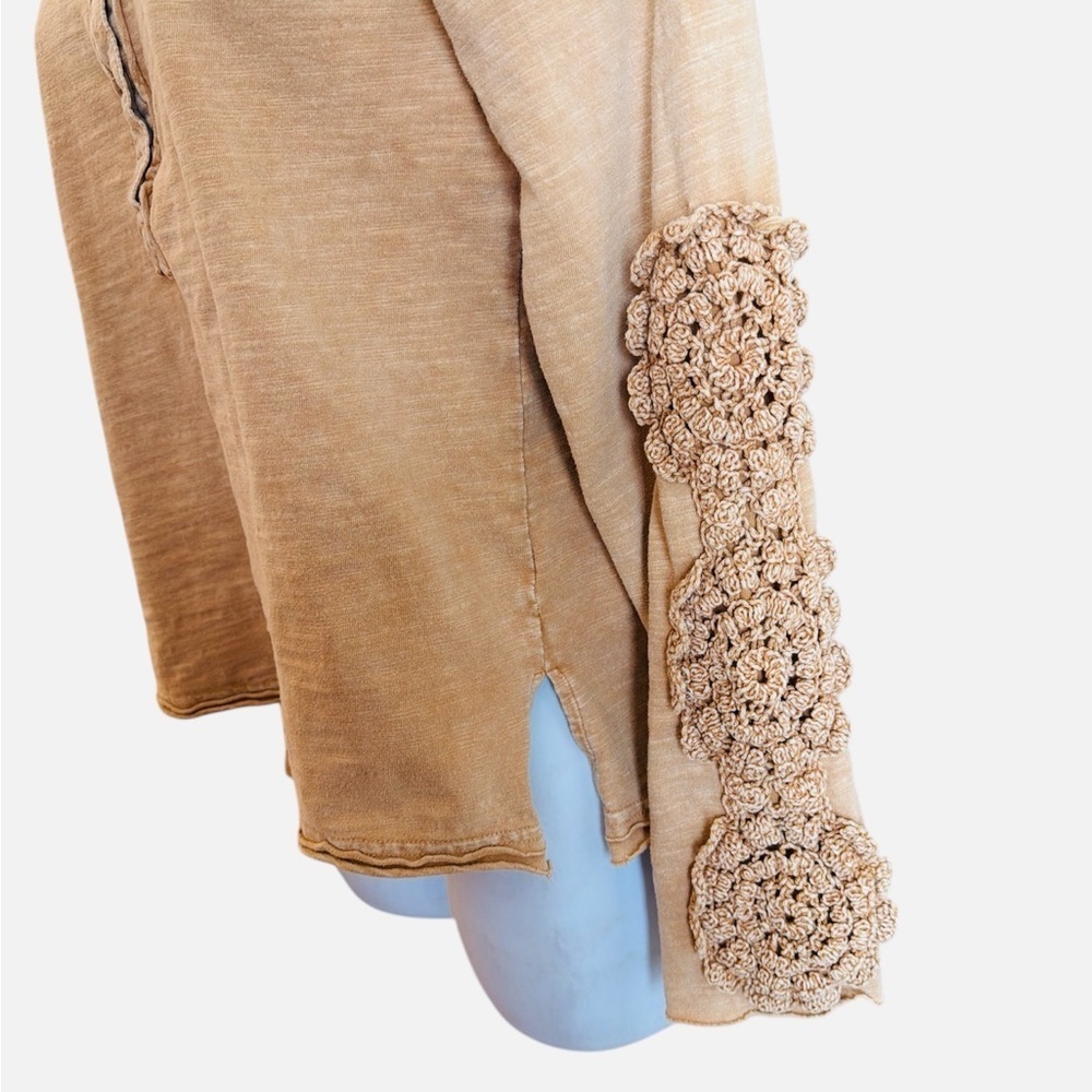 Easel Henley Long Sleeve Top Size Small Camel Color Scooped Neckline Relaxed Fit - Picture 6 of 13